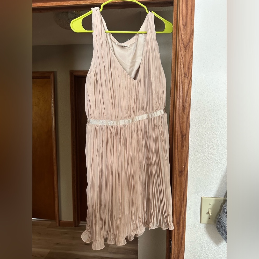 BB Dakota beige dress. Size medium.